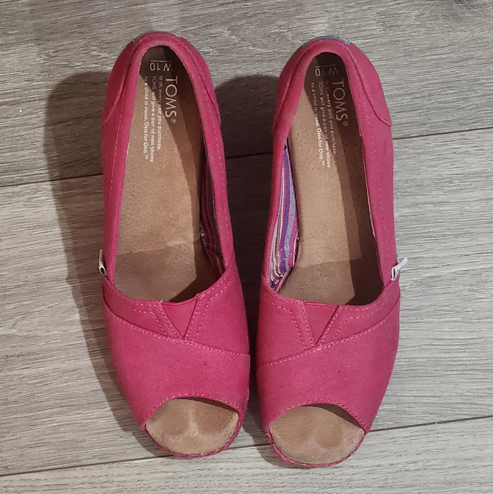 TOMS Wedge Heels Fuschia